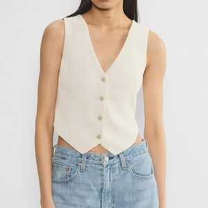 Aritzia Matte Pearl Pacino Vest - Crepette